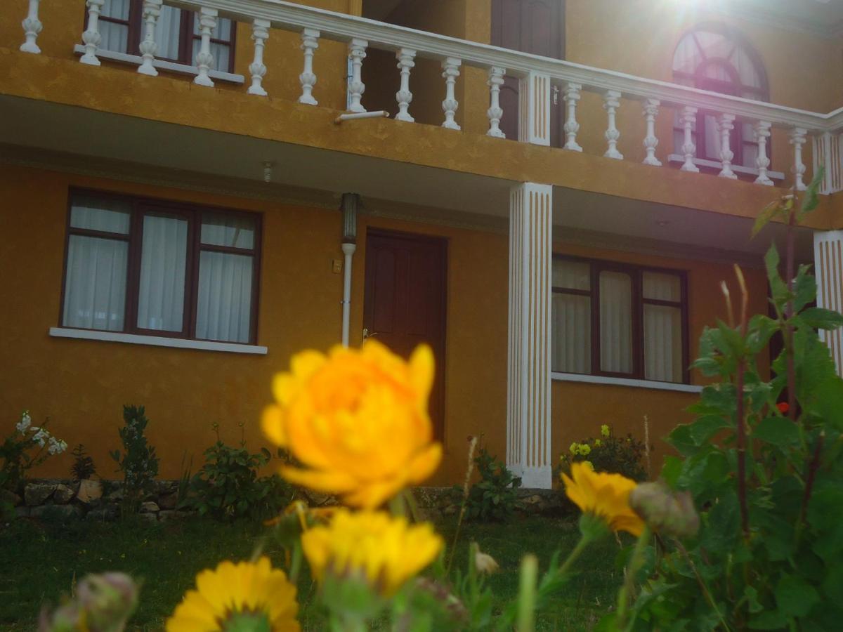 Hostal Del Sol Isla Del Sol ภายนอก รูปภาพ